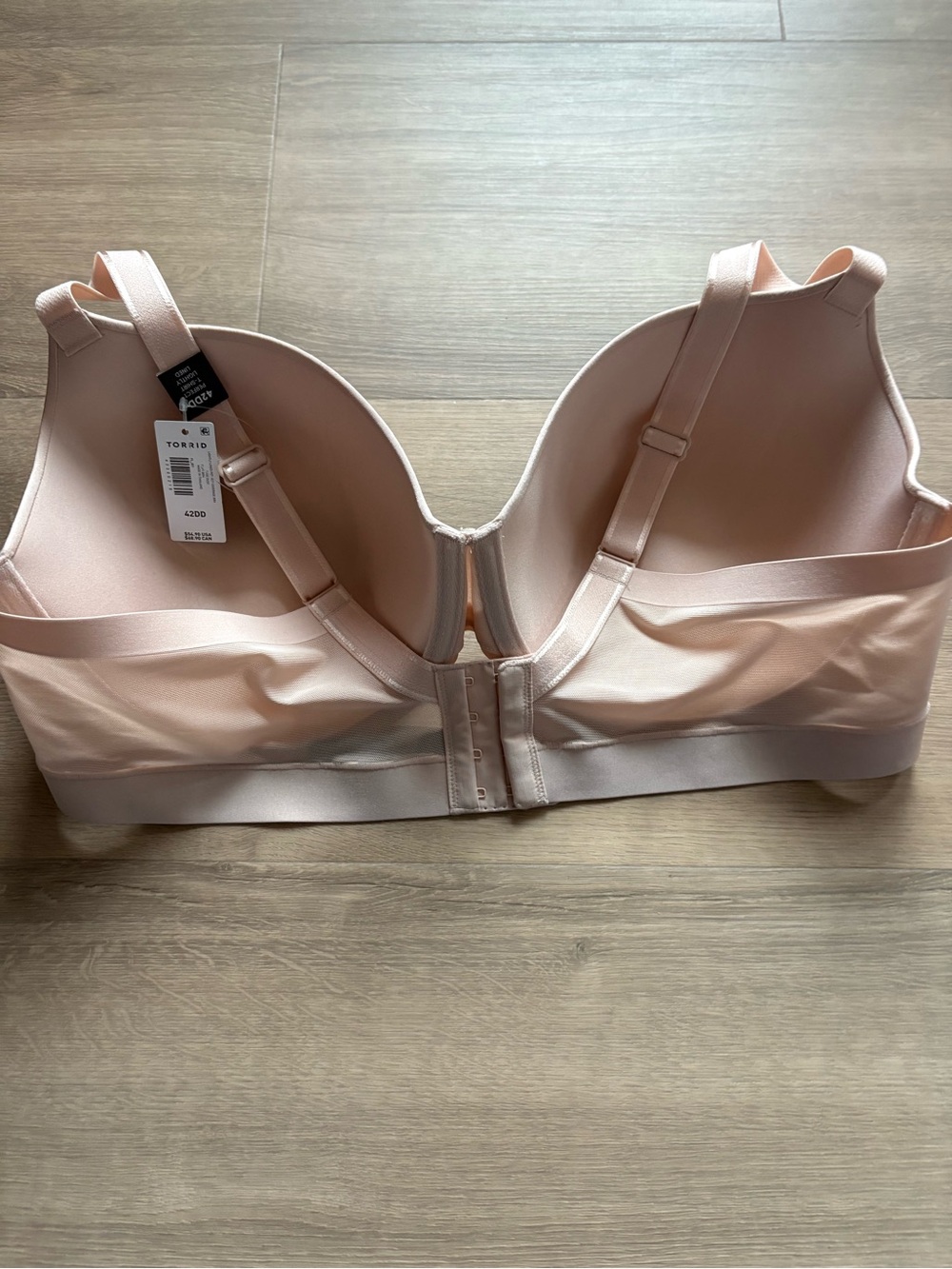 NWT Torrid T-Shirt Bra with Light Padding - Picture 2 of 7